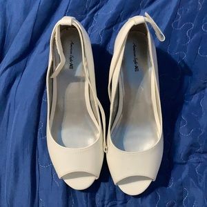 American eagle white heels